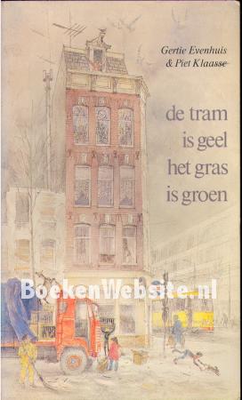 1978 De tram is geel het gras is groen