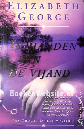 2704 In handen van de vijand