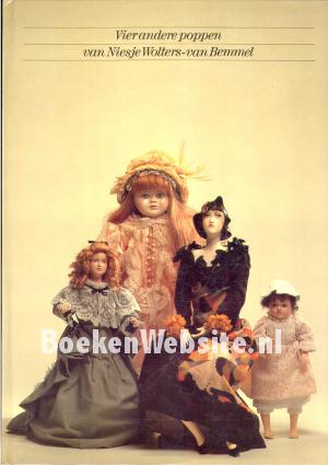Vier andere poppen van Niesje Wolters-van Bemmel, gesigneerd Vier andere poppen van Niesje Wolters-van Bemmel, gesigneerd