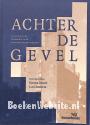 Achter de gevel