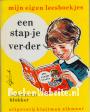Een stap-je ver-der
