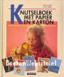 Knutselboek met papier en karton